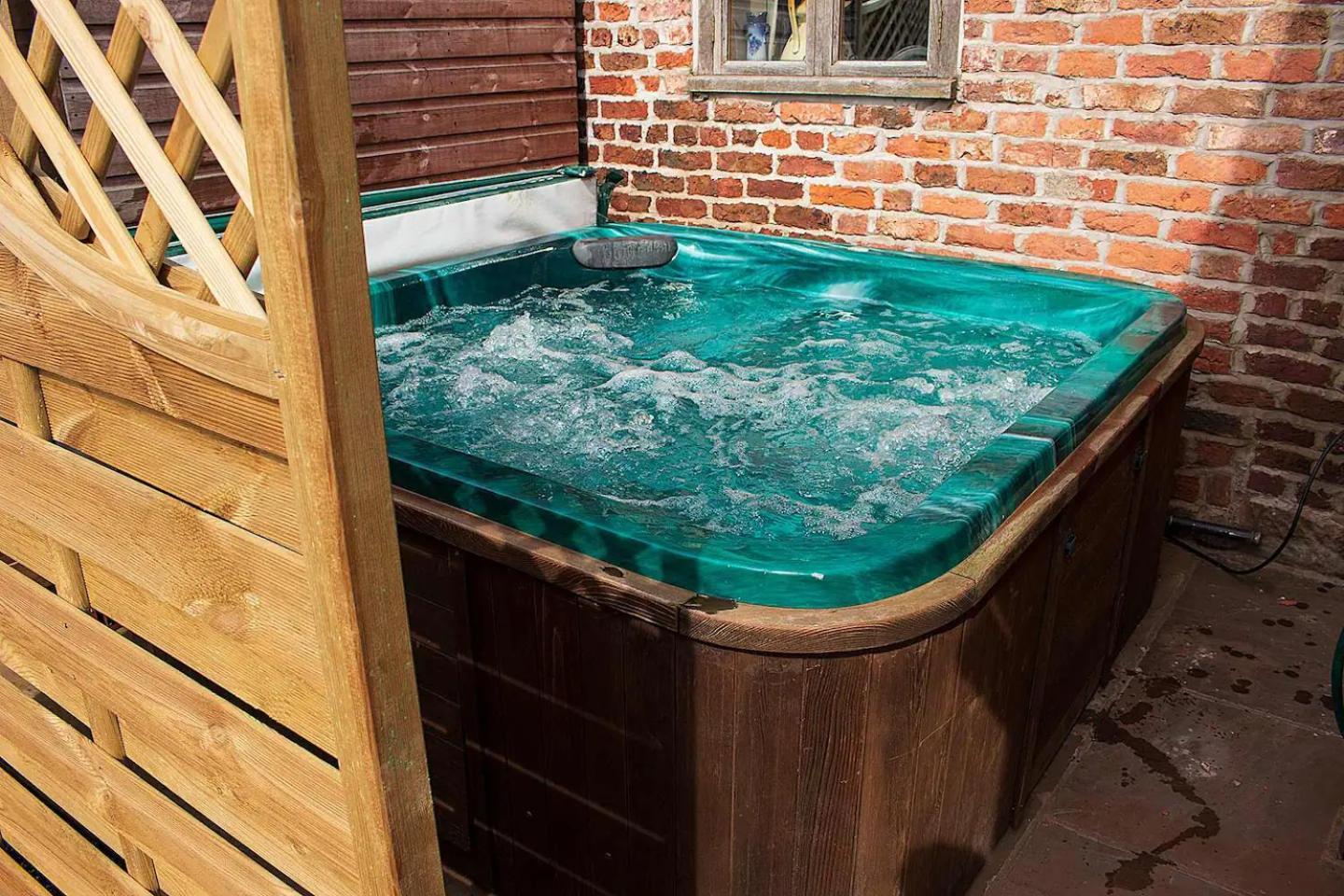 The Old Mill Barn With Hot Tub And Private Use Of Heated Pool Villa Wirral Luaran gambar