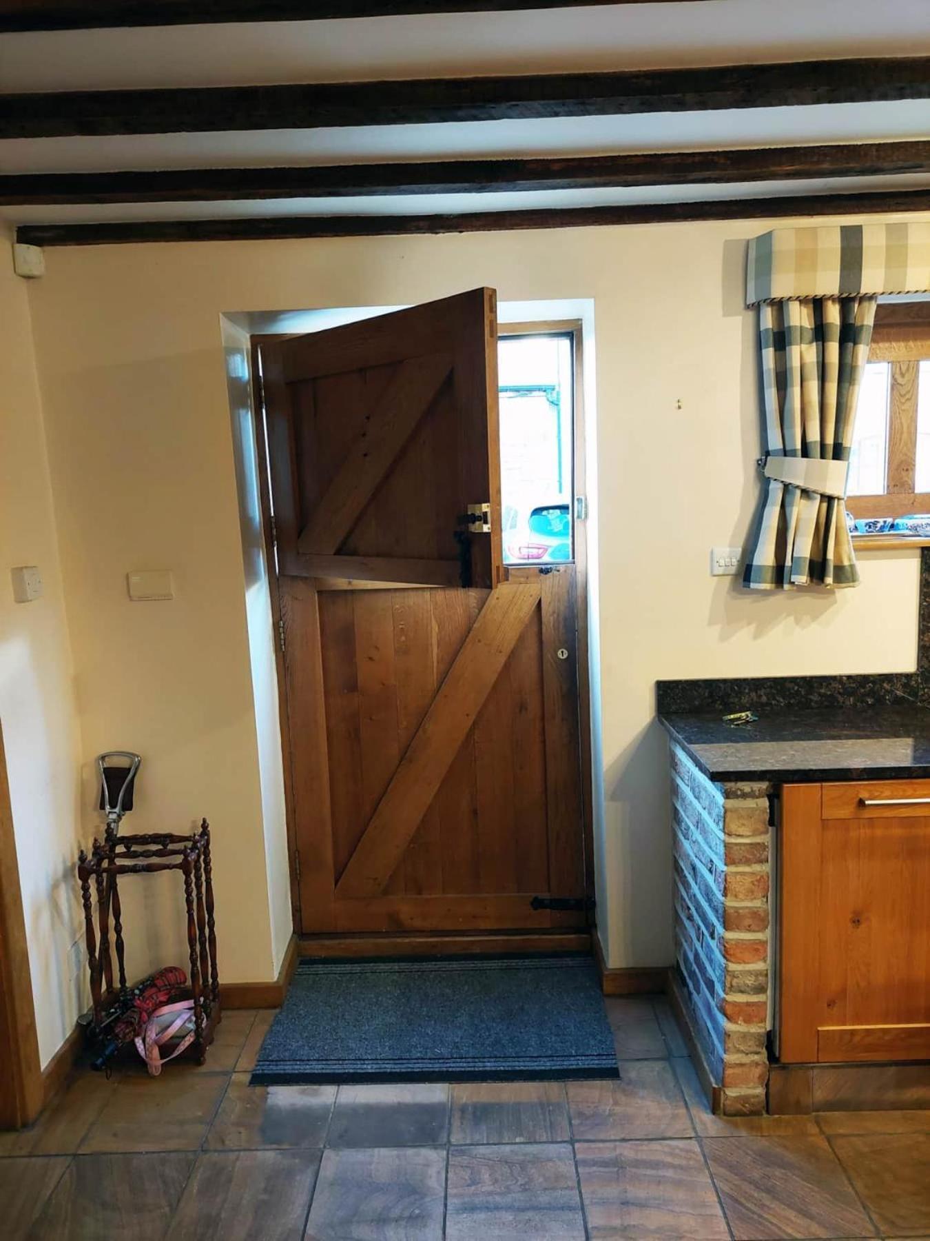 The Old Mill Barn With Hot Tub And Private Use Of Heated Pool Villa Wirral Luaran gambar