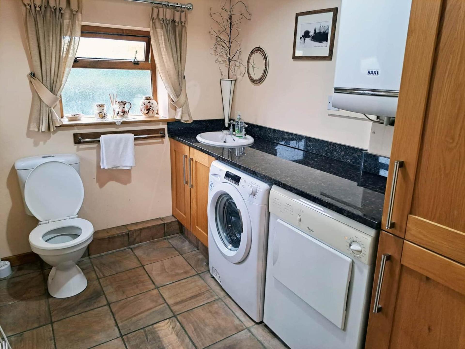 The Old Mill Barn With Hot Tub And Private Use Of Heated Pool Villa Wirral Luaran gambar