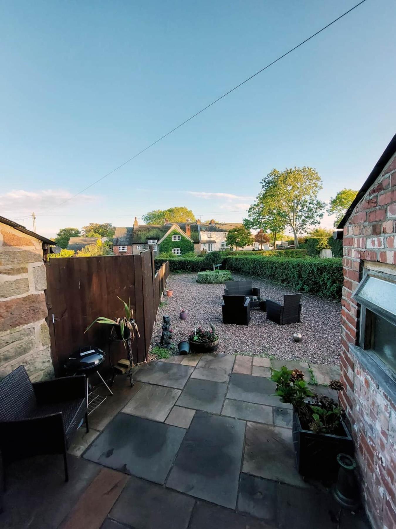 The Old Mill Barn With Hot Tub And Private Use Of Heated Pool Villa Wirral Luaran gambar