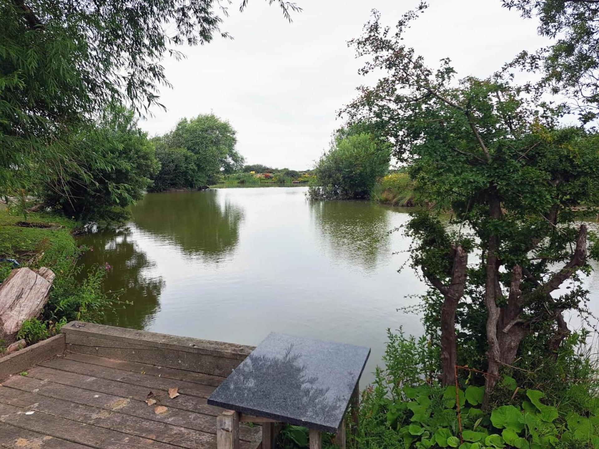 The Old Mill Barn With Hot Tub And Private Use Of Heated Pool Villa Wirral Luaran gambar